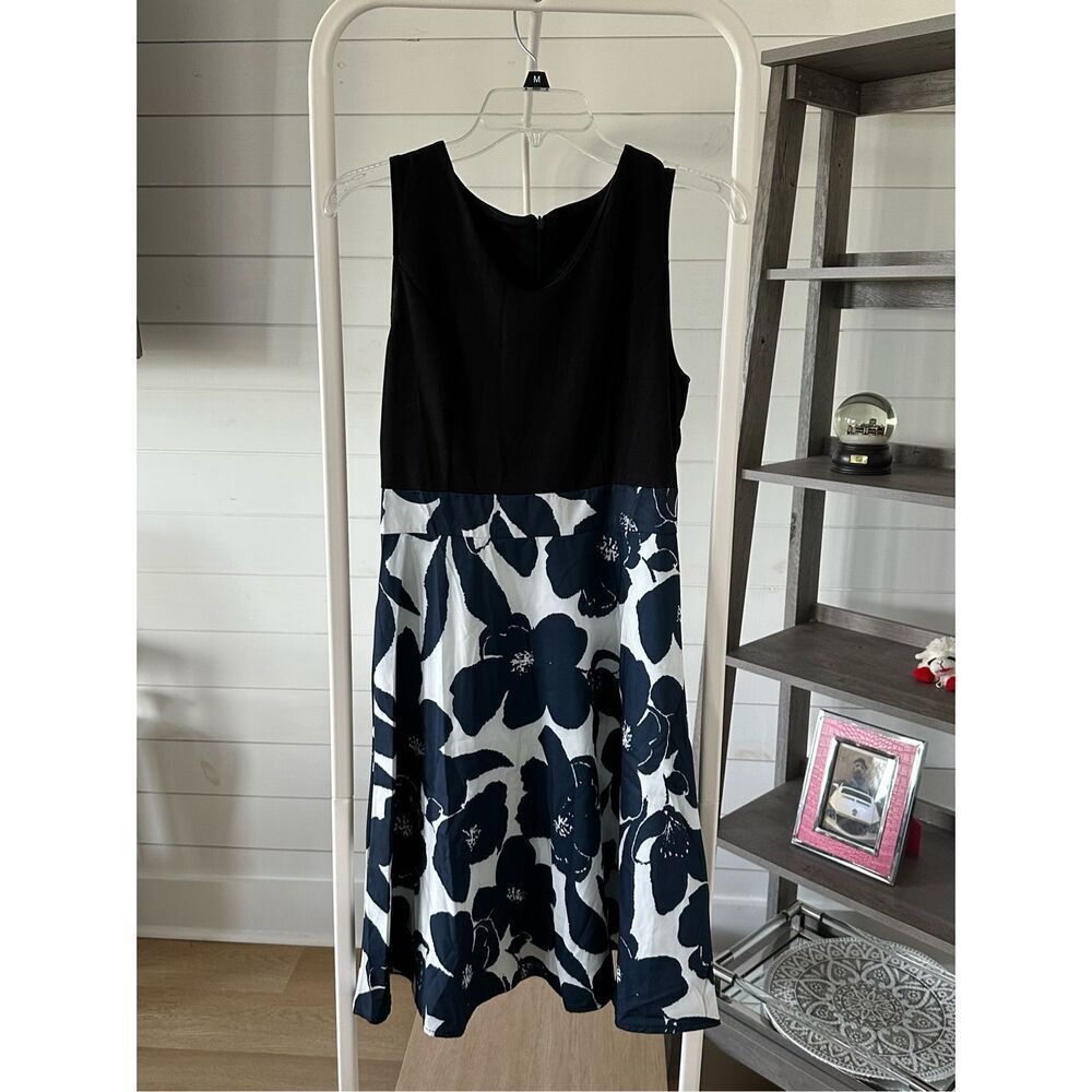 Blue Enchantress Dress Womens Small Blue‎ White Floral Fit & Flare Retro